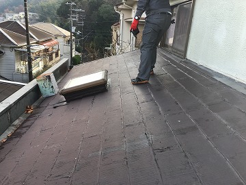 下屋根工事施工前の様子