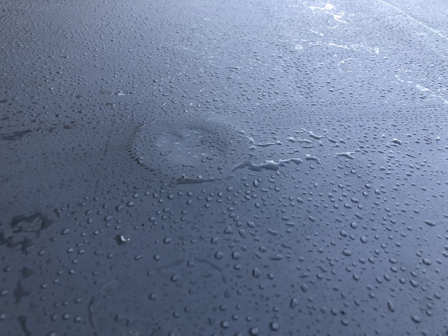 塩ビシートと塩ビ鋼板を熱溶着した後の様子