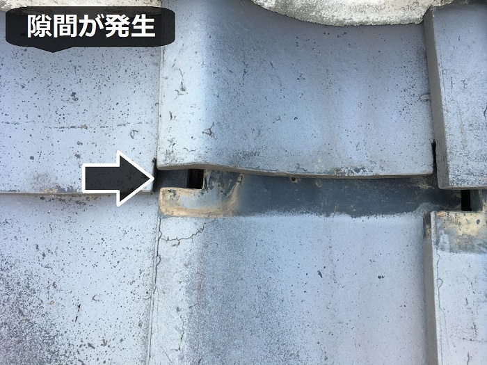 瓦屋根に発生する隙間