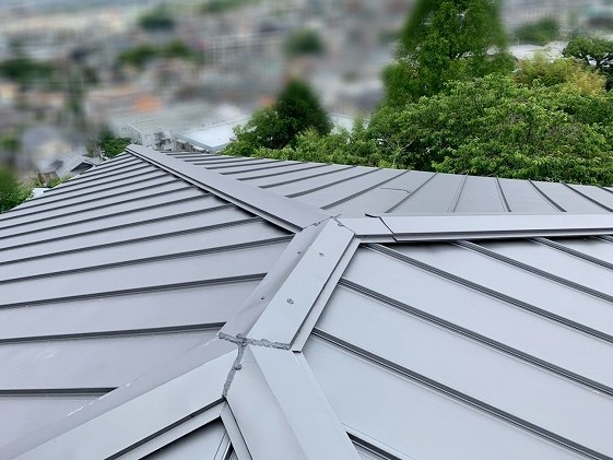 ガルバリウム鋼板の屋根