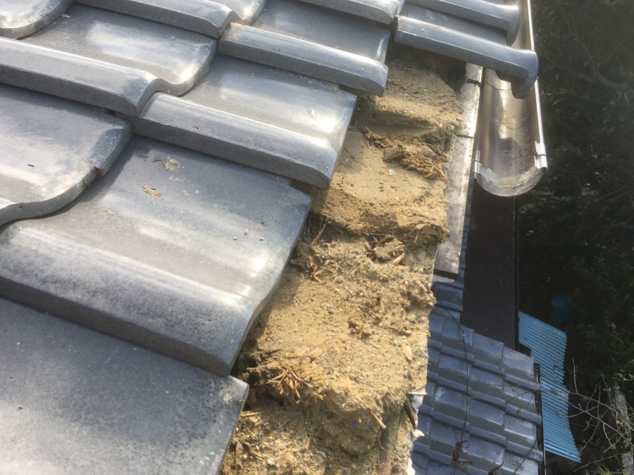 台風被害　瓦飛散