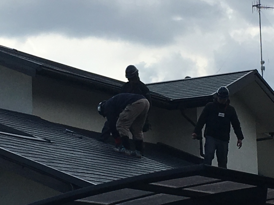 屋根補修の様子