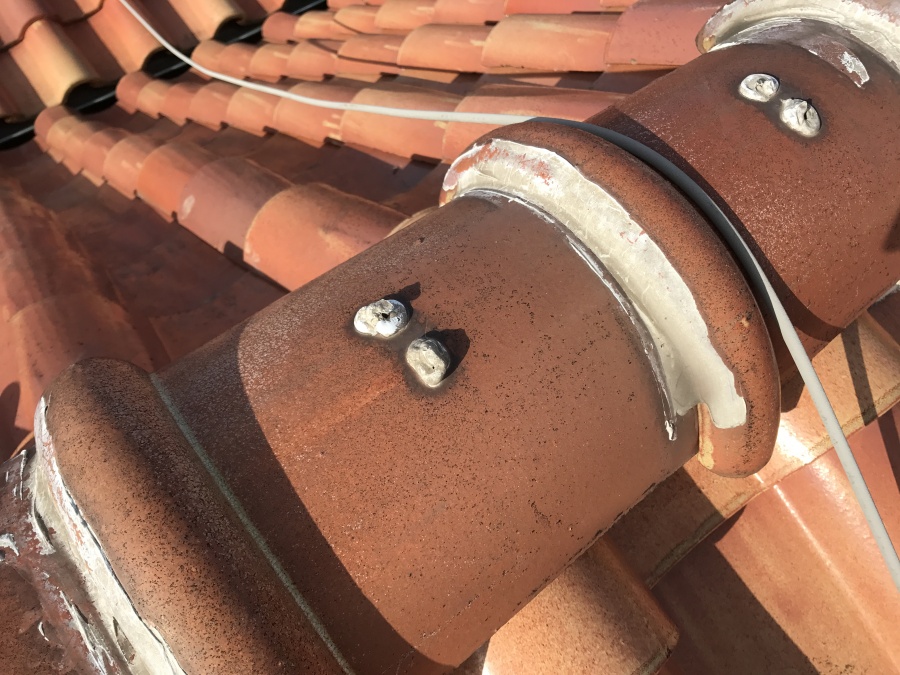 薬瓦　すきま　ラバーロック