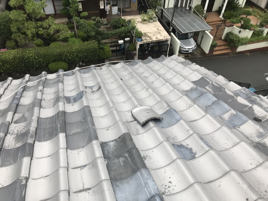 台風による屋根瓦の剥がれ