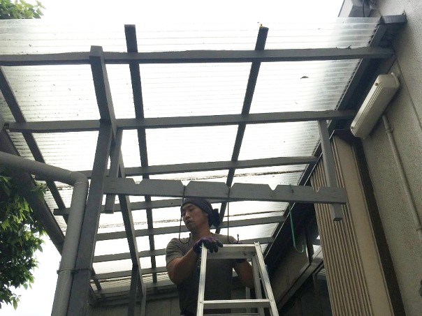 大阪市 テラス屋根の張り替え工事！施工にかかったのは約2時間