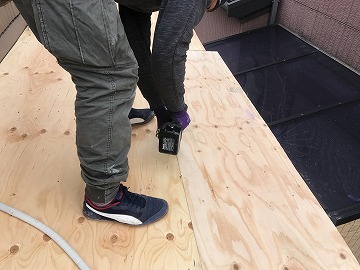 下屋根補強用、構造用合板の施工