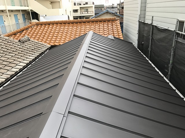 葺き替え後のGL鋼板屋根