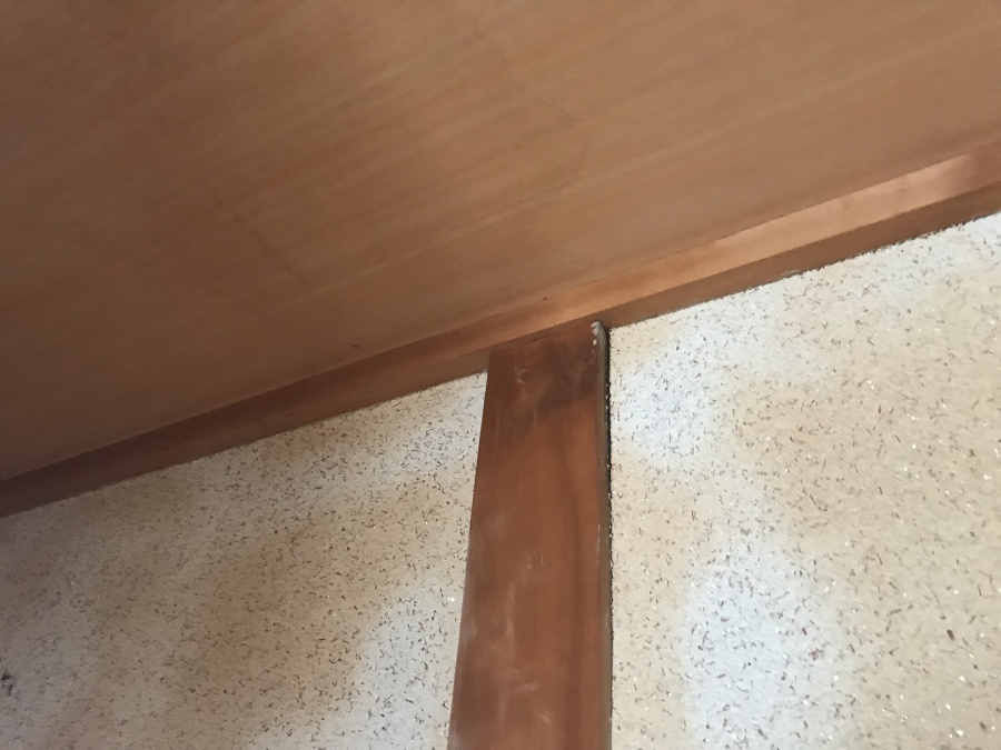 2階和室の壁に雨染み