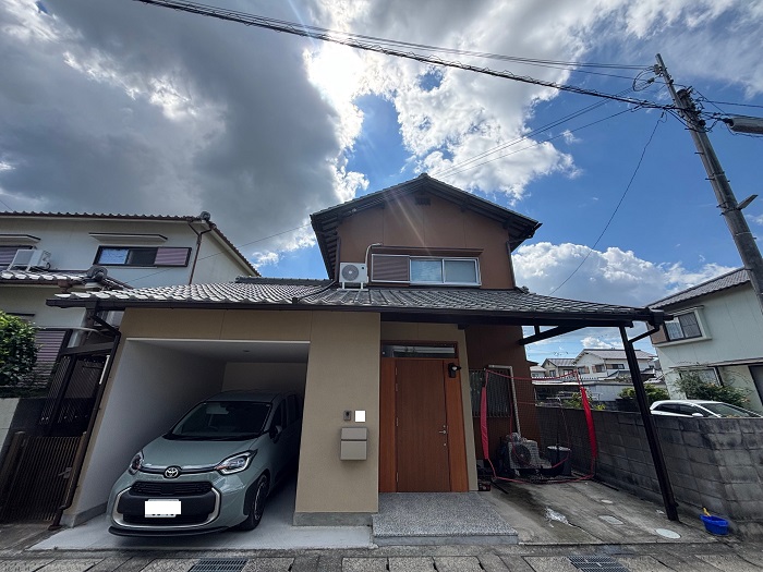 池田市で日本ペイントのパーフェクトトップを用いて木造戸建ての外壁リフォームを行った後の様子