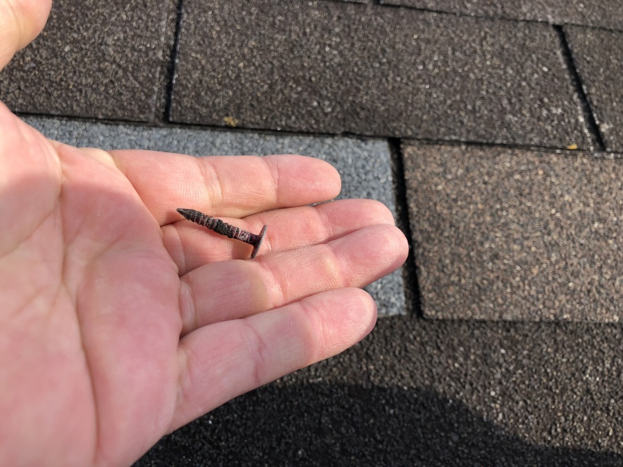 アスファルトシングル施工　釘