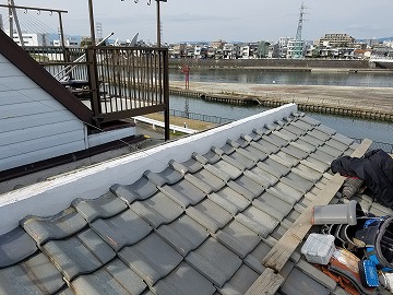 防災棟施工　なんばん