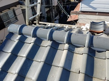 防災棟瓦の施工完了した様子