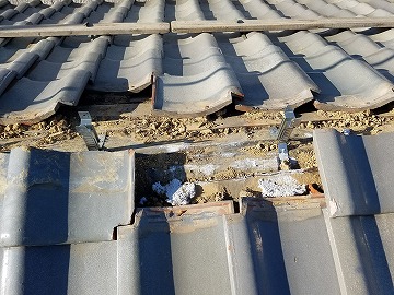 防災棟金具の設置