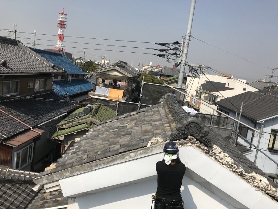 茨木市。既存ケラバ解体後、ケラバ板金取付工事着工から竣工まで。