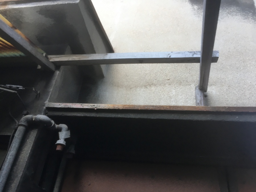 波板施工　木　軸組み施工