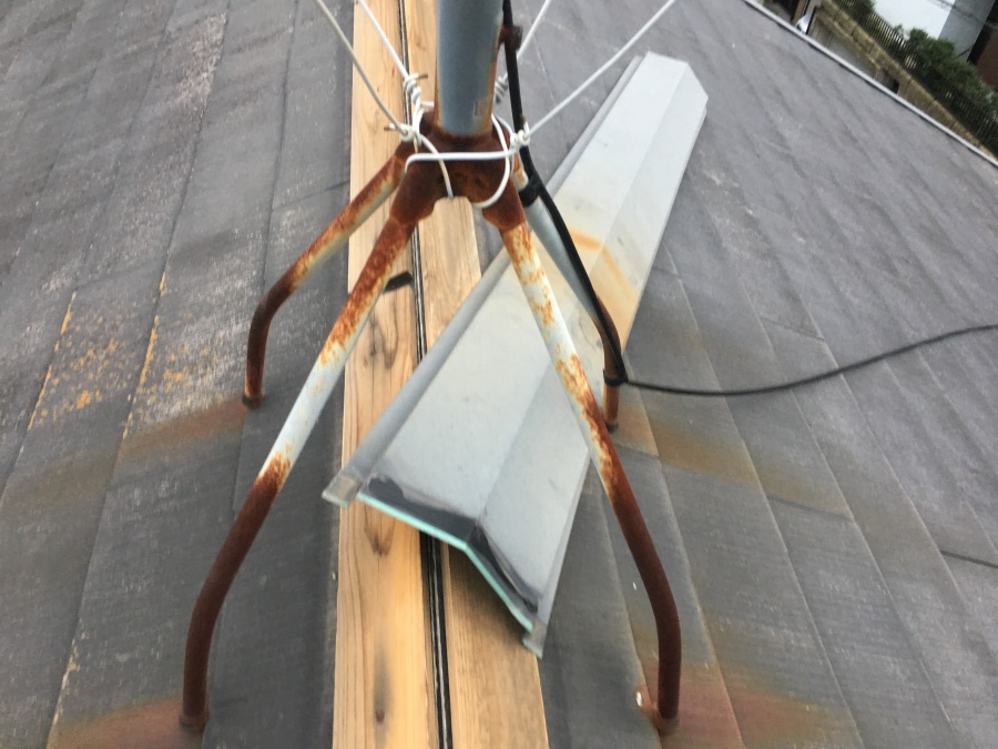 棟板金のめくれ