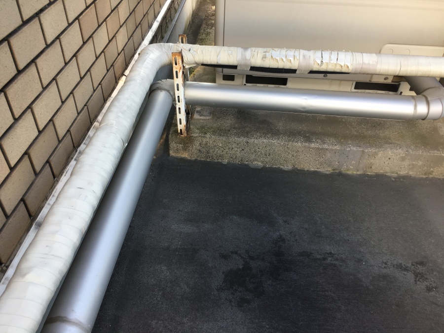 下屋根の雨漏り調査　