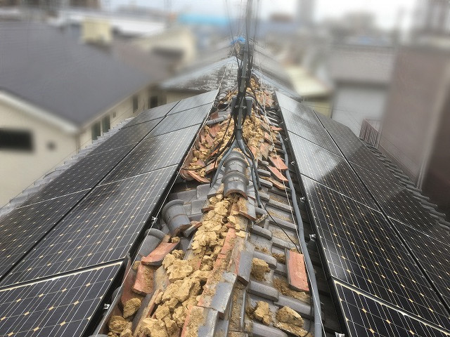 大阪市都島区 瓦修理で崩れた棟瓦を積み替えます【防災棟】