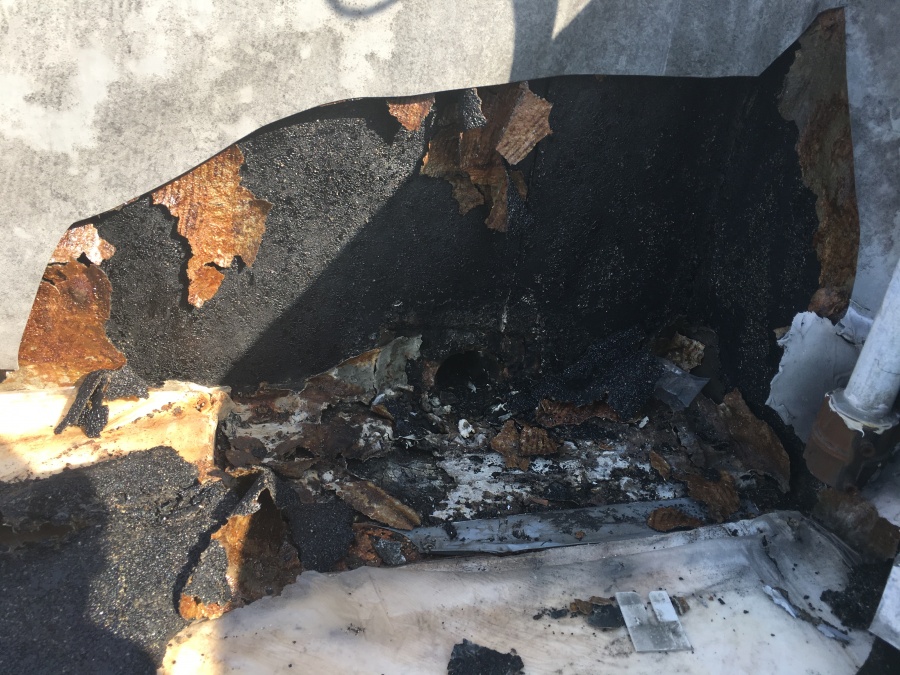 既存の防水シートの下地処理