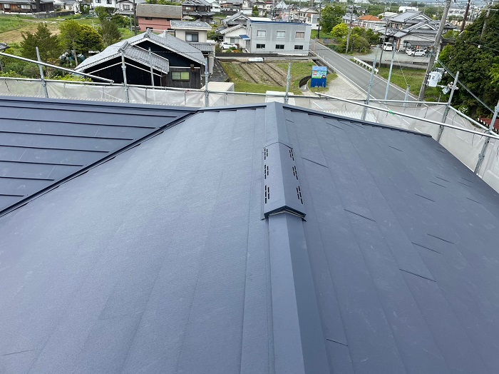 高槻市｜パミール屋根の無料点検！層間剥離が問題となった廃盤屋根材を調査