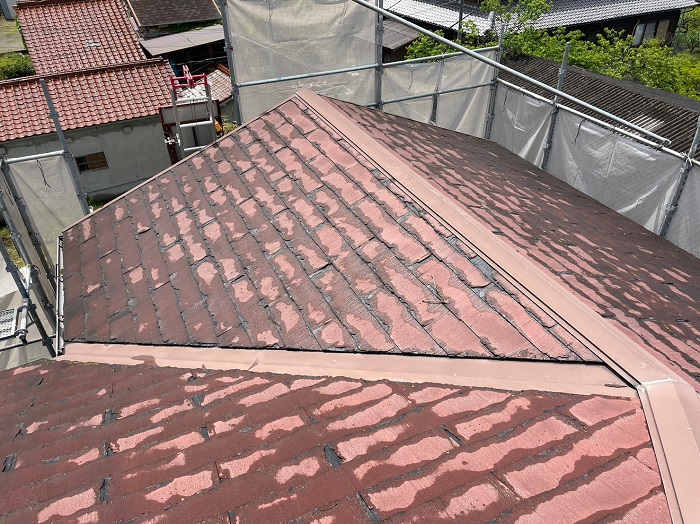 高槻市｜パミール屋根の無料点検！層間剥離が問題となった廃盤屋根材を調査