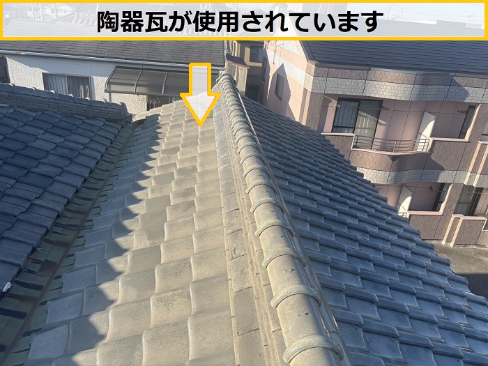 高槻市｜釉薬瓦の無料調査！瓦本体のメンテナンス方法や漆喰の劣化状況を確認