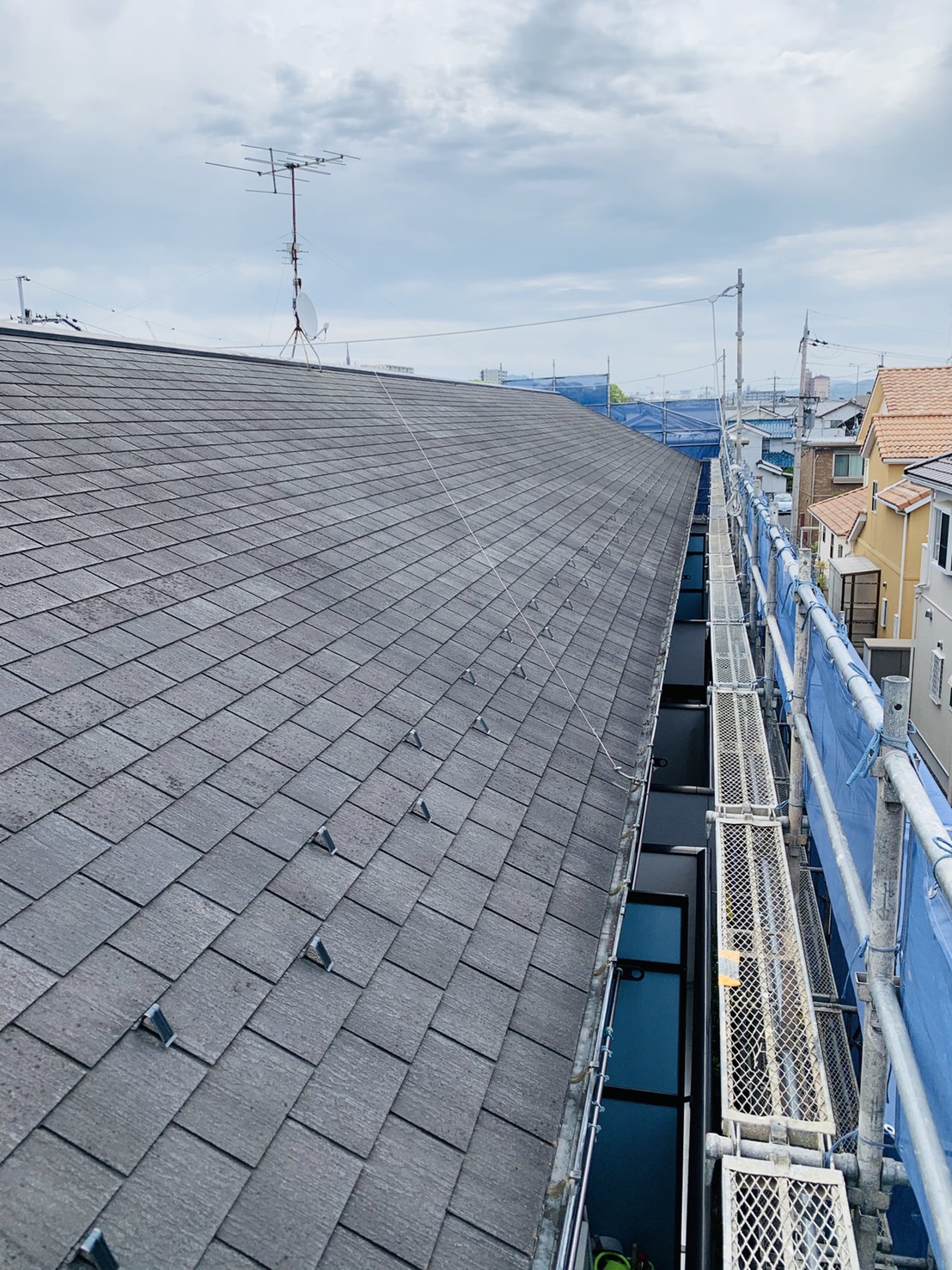 茨木市｜台風対策に棟板金交換！屋根被害を防ぐ板金工事とは