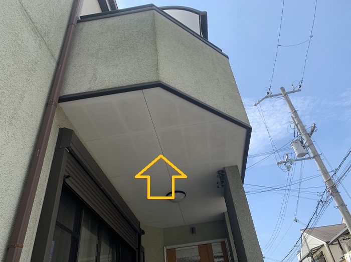 高槻市｜住宅の外壁に苔が発生！サイディングボードのメンテナンス事例を解説