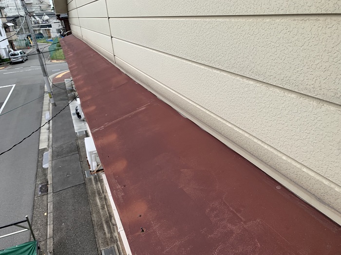 豊中市｜庇屋根リフォーム事例！劣化したトタン屋根を新しく張り替え