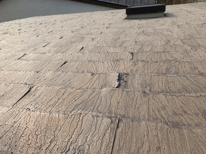 池田市｜パミール屋根の表面剥離を発見！点検からメンテナンスまで詳しく紹介