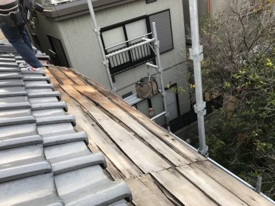 庇板金葺き替え　下地木