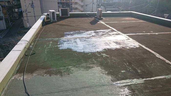 豊中市｜マンションで雨漏り発生！陸屋根の調査からおすすめの防水工事まで徹底解説