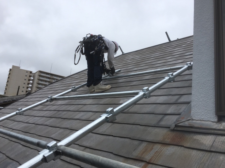 屋根足場架け