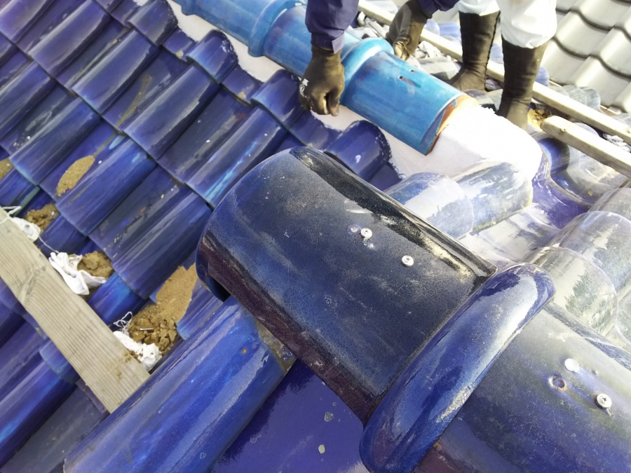 棟積み替え工事　冠瓦積み