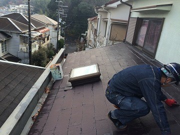 雨漏り調査　下屋根の調査