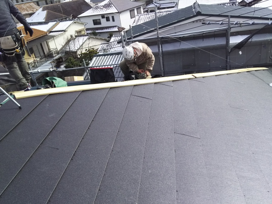 屋根葺き替え工事　貫板設置