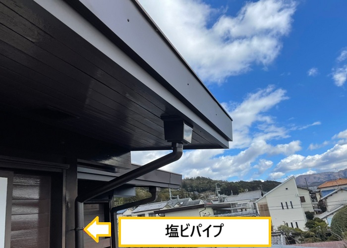 吹田市｜変形した銅製雨樋を塩ビ管へ取替工事！