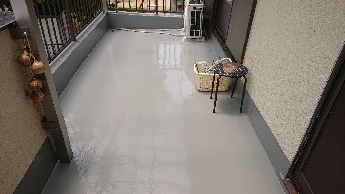 池田市でバルコニー防水工事後のウレタン防水