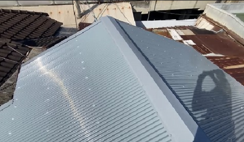 トタン波板で屋根カバー工法
