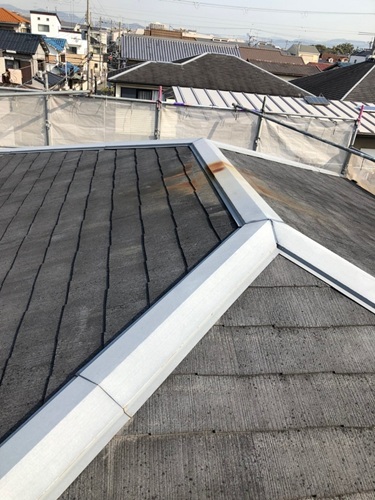 高槻市｜スレート屋根の寿命は？築20年以上のメンテナンス方法を徹底解説