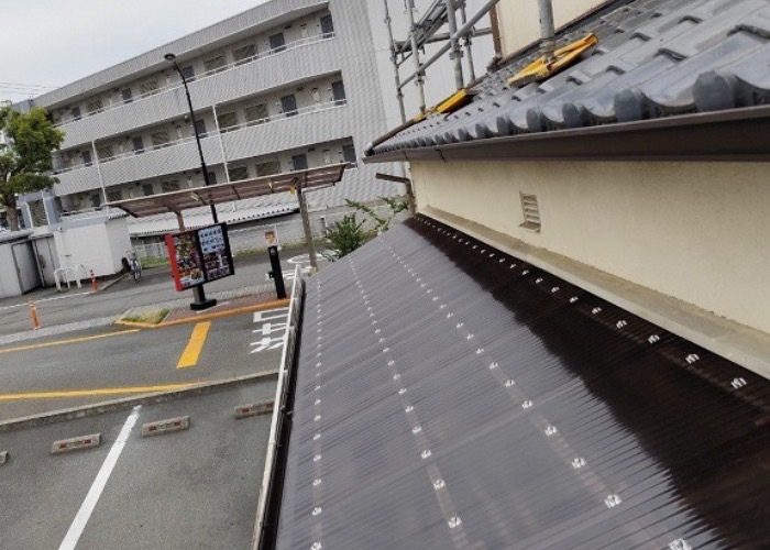 高槻市雹害で穴の開いたストックヤードの波板交換完了