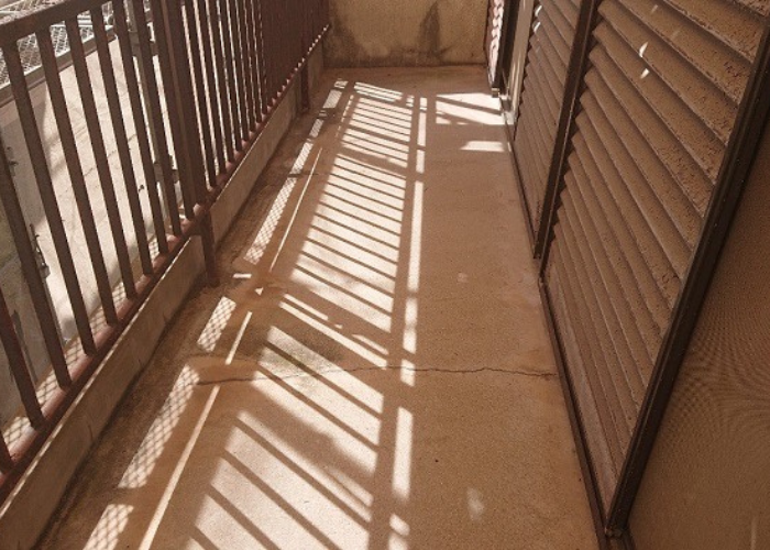 豊中市　ベランダ防水を行う前の様子