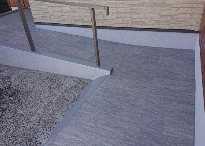 吹田市で玄関前のスロープ床をリフォームした後の様子