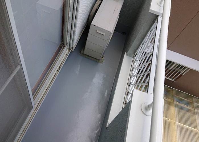 豊中市でのバルコニー防水工事を行う前の様子