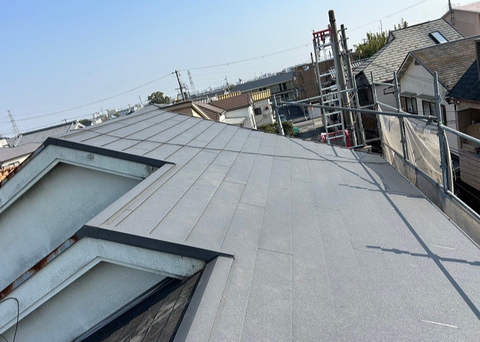 池田市　　屋根重ね葺き工事完了