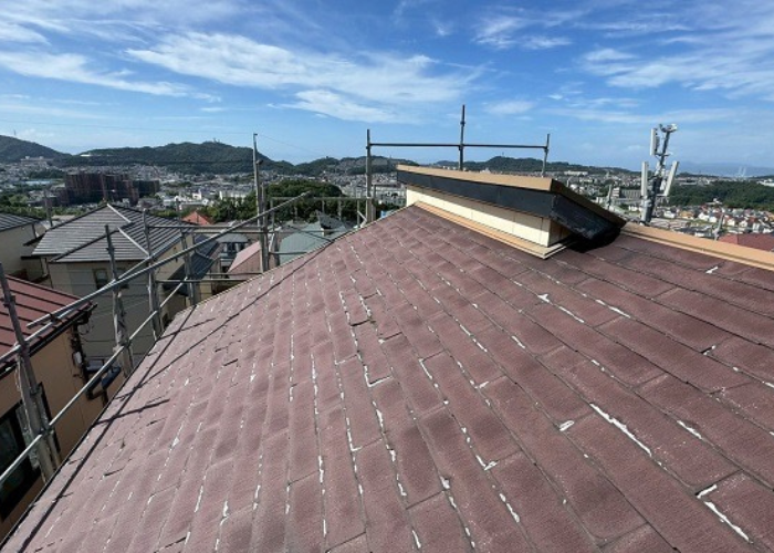 大阪市で片流れのパミール屋根リフォームでコスパ最強のカバー工事を行う前の様子