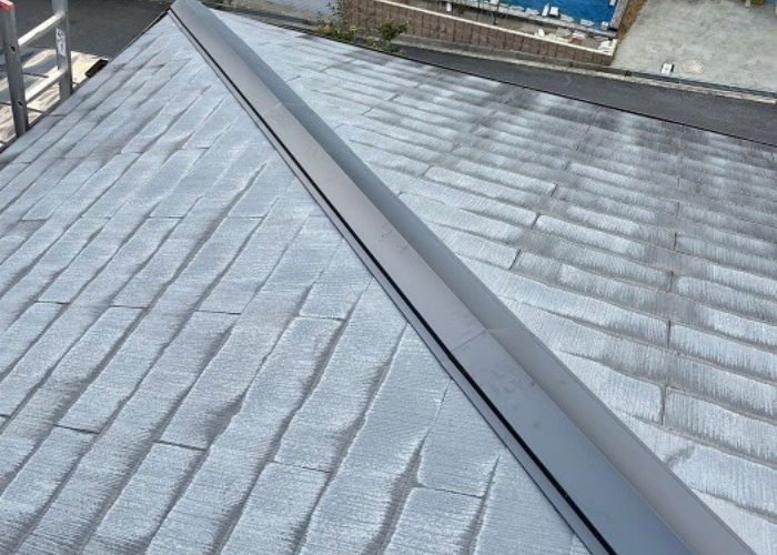 豊中市で屋根修理を行った後の棟板金