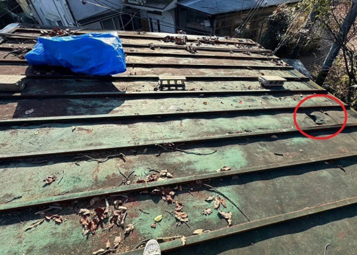 高槻市　瓦棒屋根の部分修理を行う前の様子