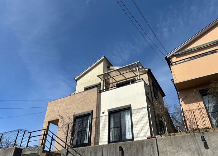 大阪市で日本ペイントのラジカル制御を用いて戸建ての外壁塗り替えを行う前の様子