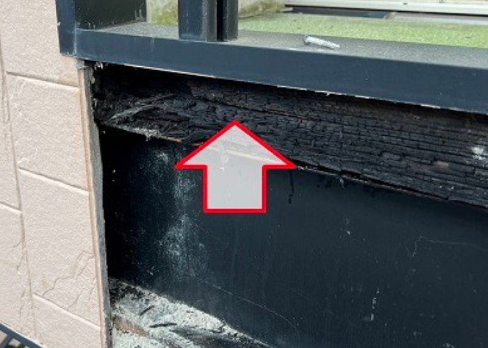 外壁の下地材が腐食している様子